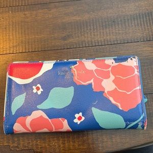 Kate Spade flower wallet